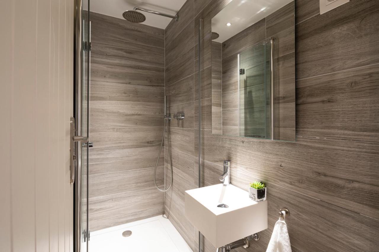 Chic Gran Via Apartment Barcelona Exterior photo