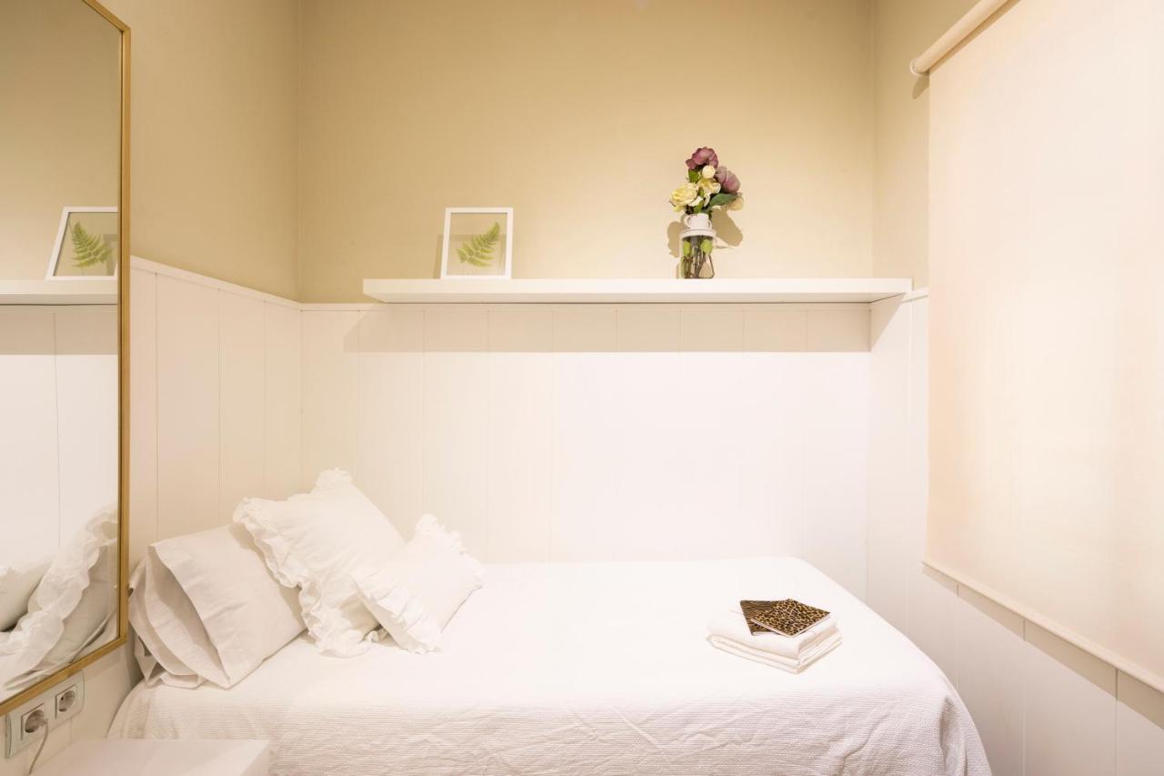 Chic Gran Via Apartment Barcelona Exterior photo