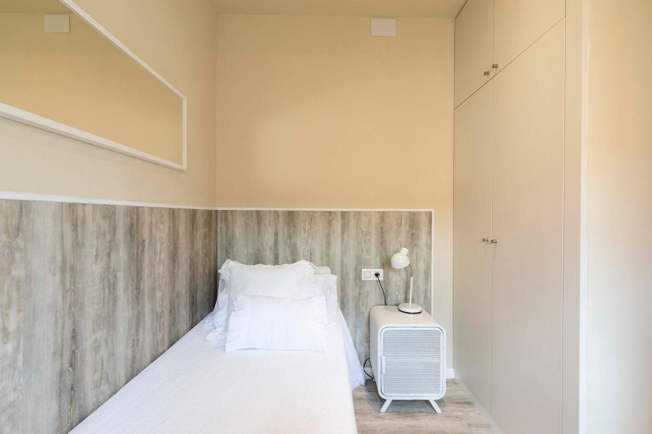 Chic Gran Via Apartment Barcelona Exterior photo