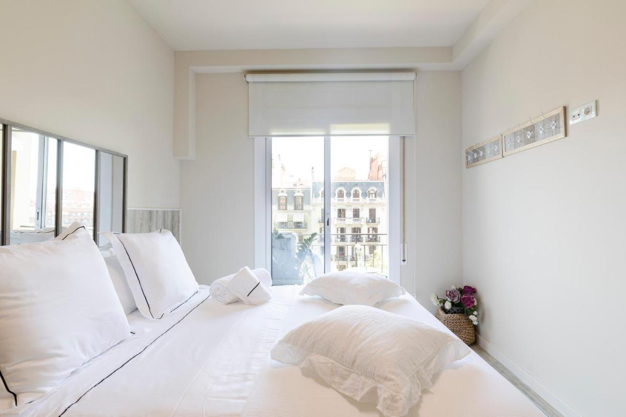 Chic Gran Via Apartment Barcelona Exterior photo